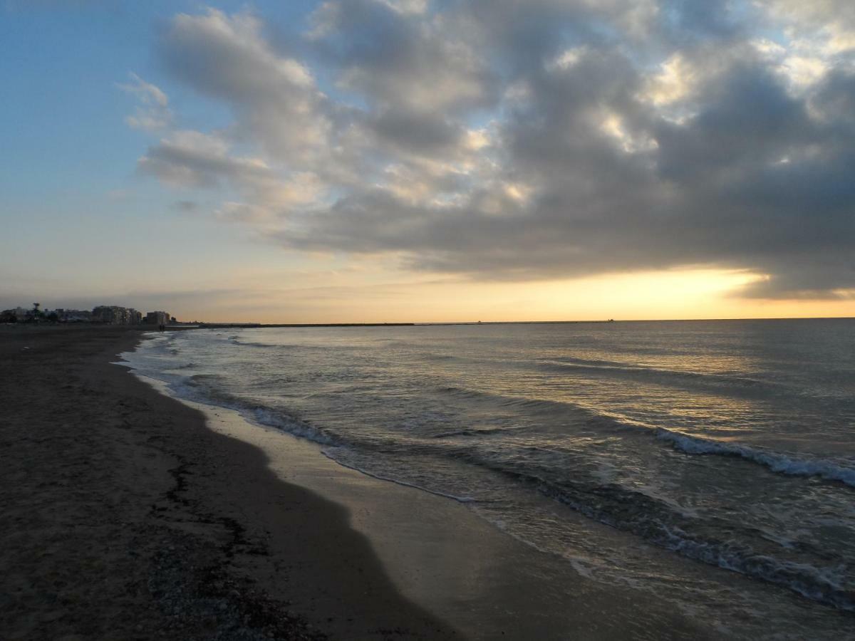 Вілла Casa Con Jardin Frente Playa De Бурріана Екстер'єр фото